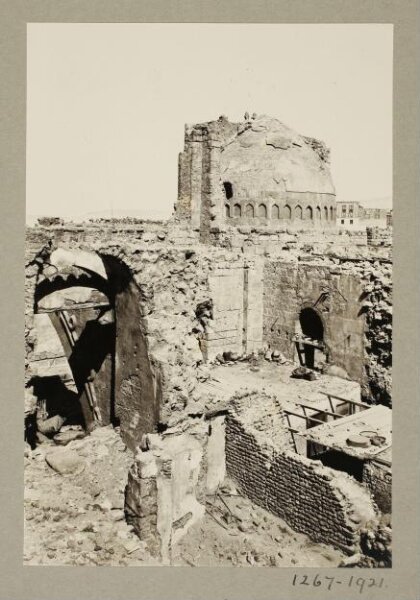 K.A.C. Creswell, Interior of the bimaristan (hospital) of Mamluk Sultan al-Mu'ayyad Shaykh, Cairo