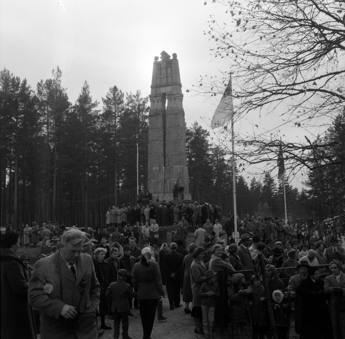 Adolf Skjegstad, Morokulien Expressen, tog, Morokulien, barn, jernbanefolk, presse. . 03.10.1959? Fredsmonumentet fra 1914.