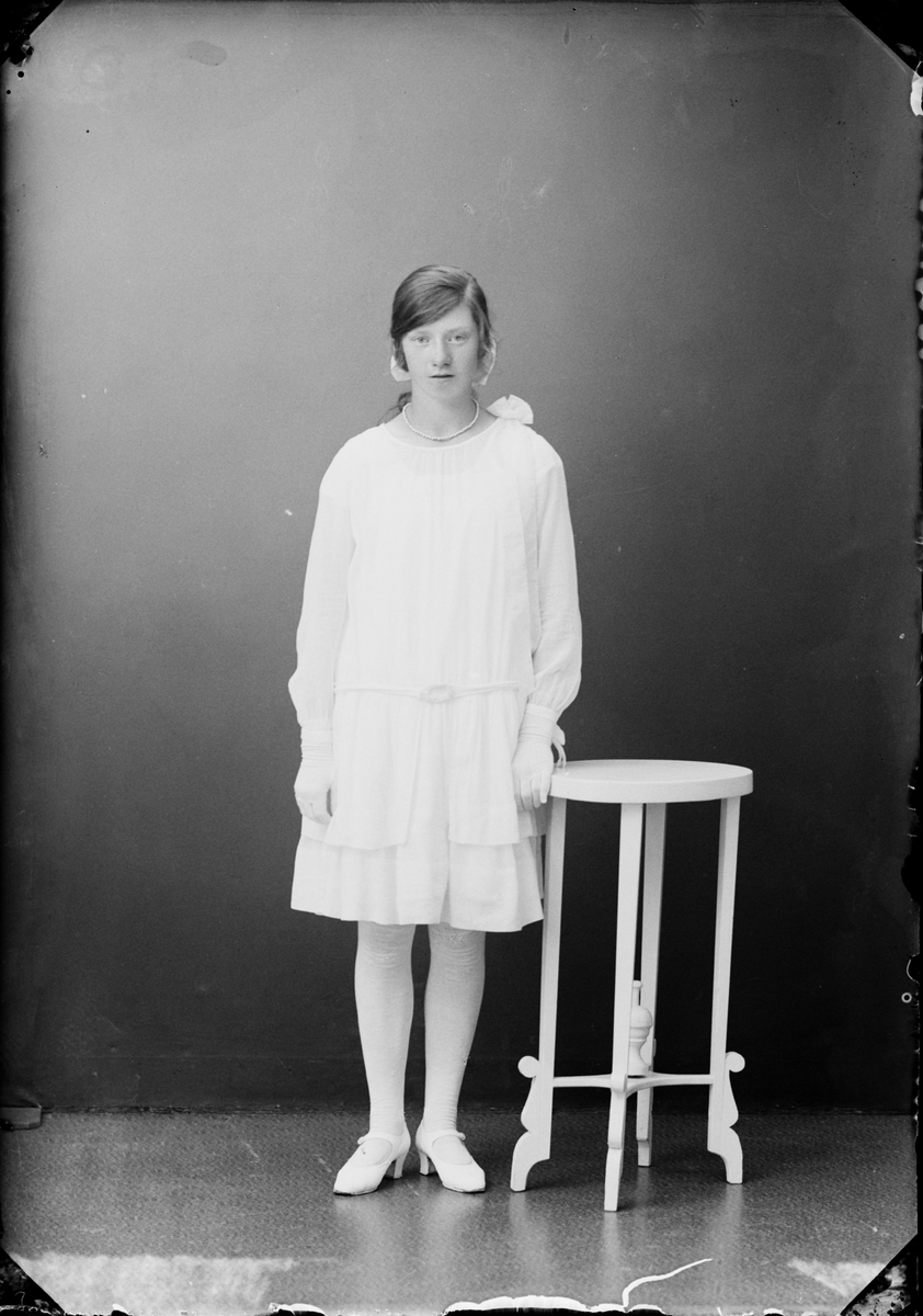 Skötsner-Edhlund, Wiola Eriksson från Assjö, Börstil socken, Uppland