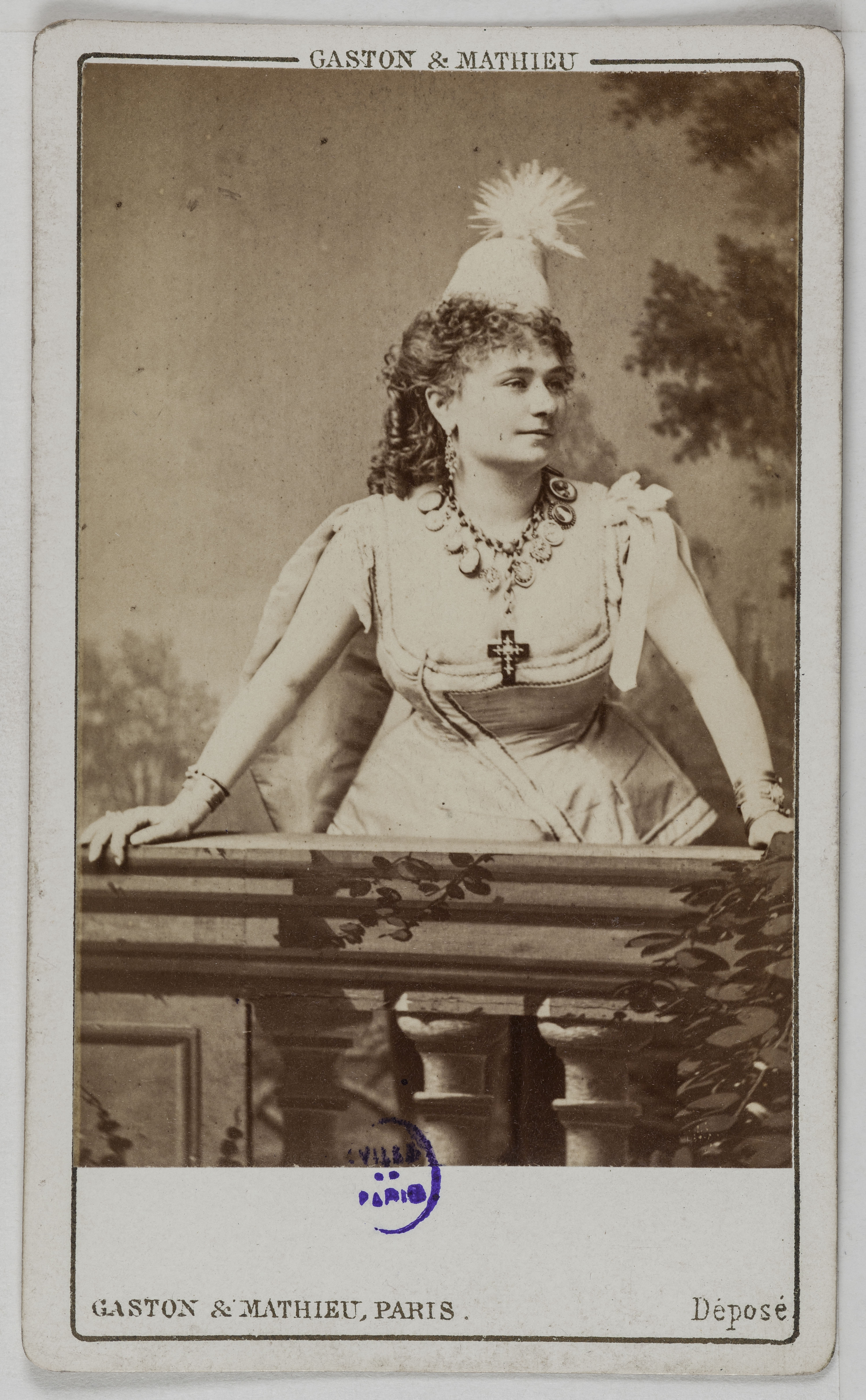 Gaston & Mathieu, Portrait de Lydie, (actrice)