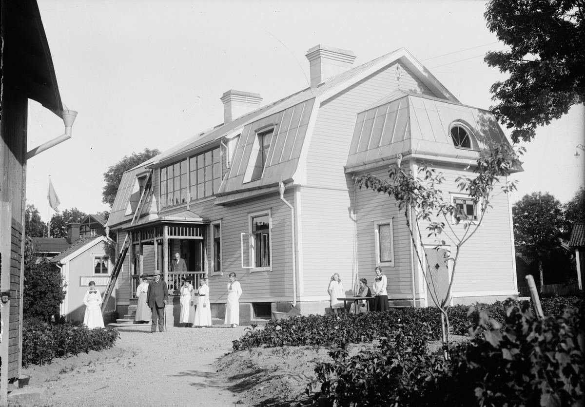 Per Elis Edhlund, Fotograf Edhlunds villa med fotoateljén på övervåningen, Sjögatan, Östhammar, Uppland