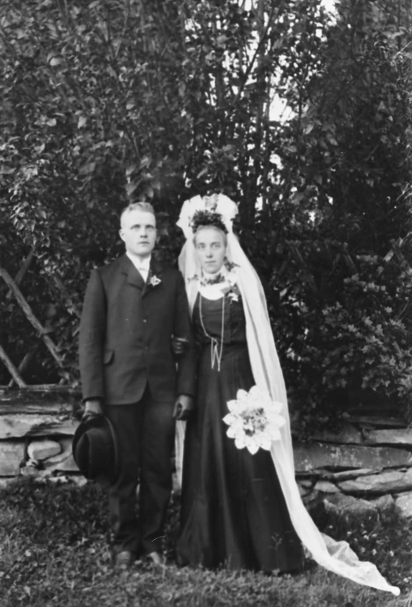Peder J. Bredalslien, Brudebilde