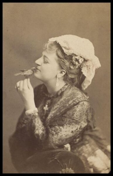 London Stereoscopic and Photographic Company, Guy Little Theatrical Photograph