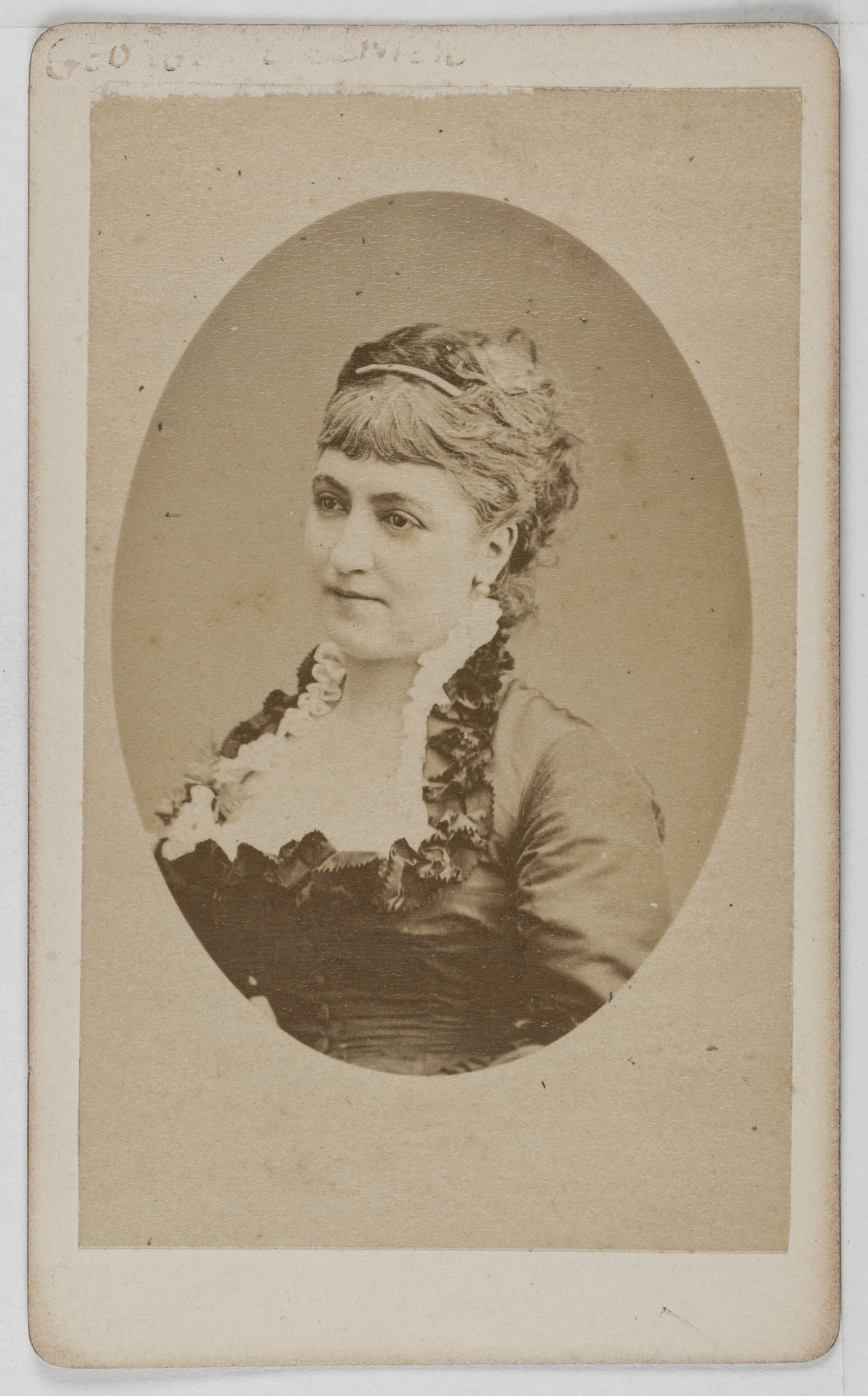 Anonyme, Portrait de Georgette Viguier, dite Georgette Olivier, actrice de théâtre entre 1857 et 1875.