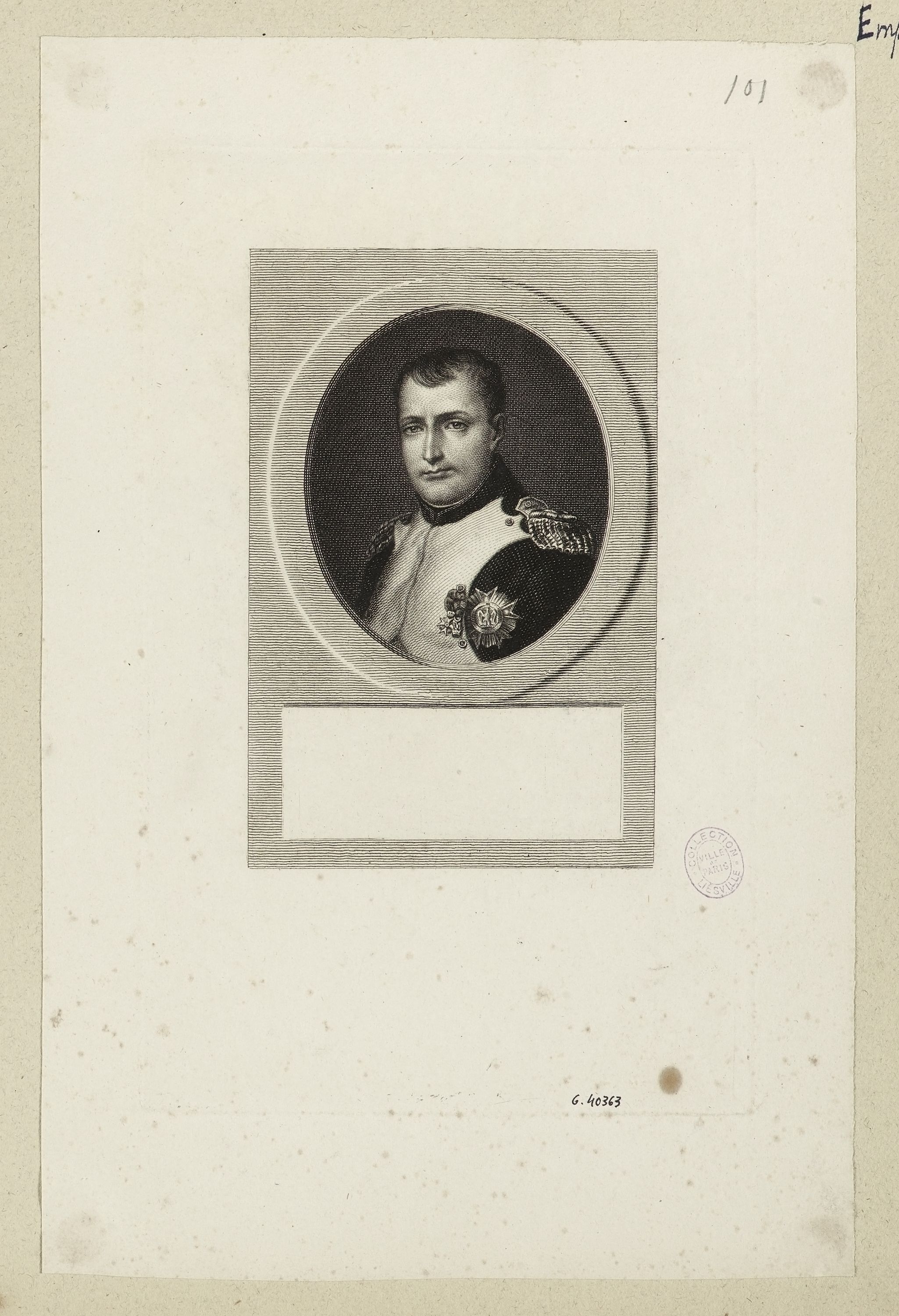 Anonyme, Portrait de Napoléon, tête nue, en buste dans un médaillon ovale