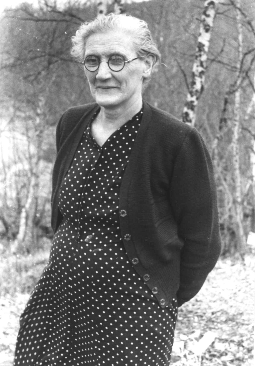 Anna Grostøl, Portrett av en kvinne. Rostadal, Målselv, Troms 1940-årene.