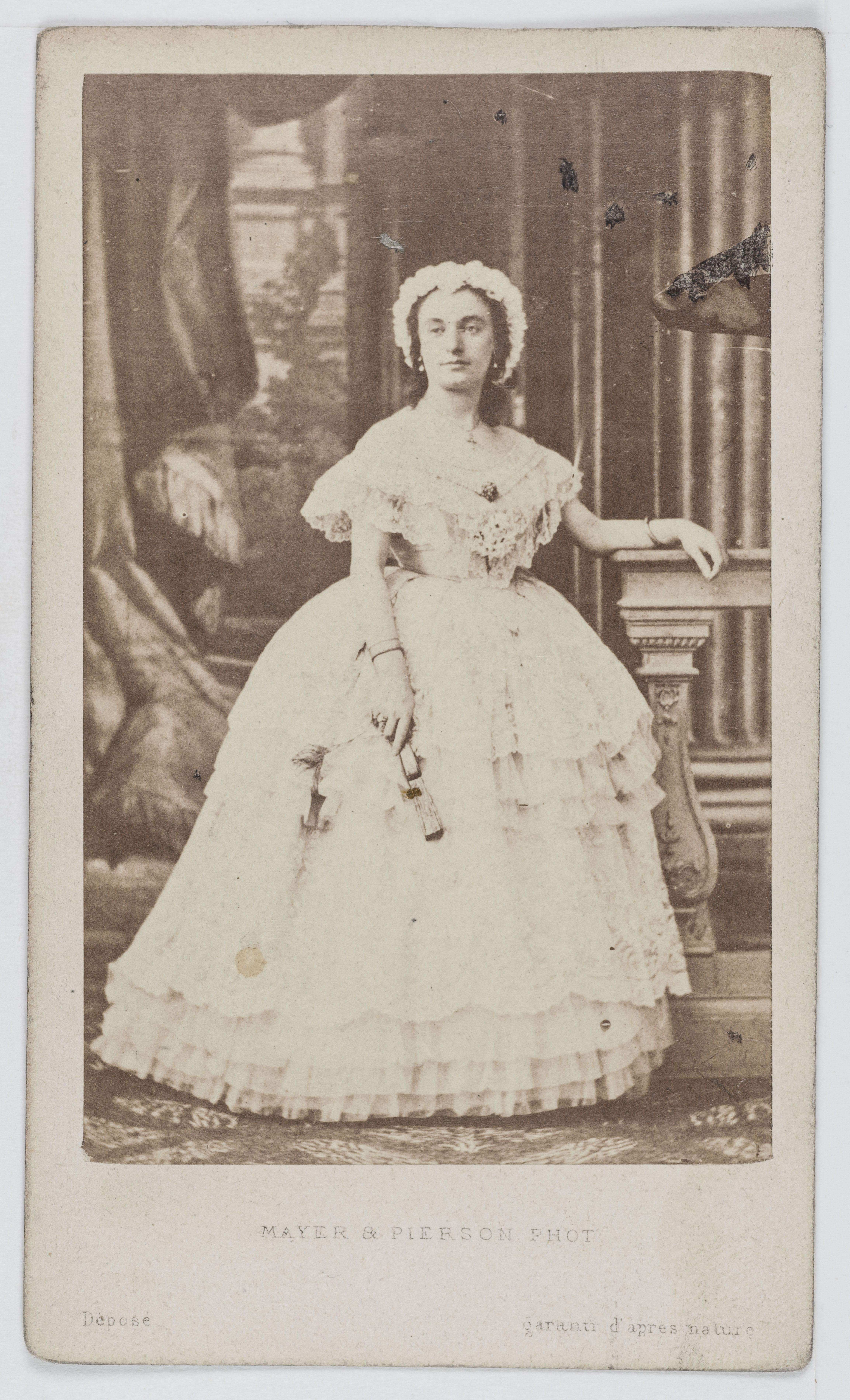 Mayer Frères et Pierson, Portrait de Gabrielle Tanting, actrice au Théâtre du Palais Royal en 1874 et au Théâtre du Gymnase.