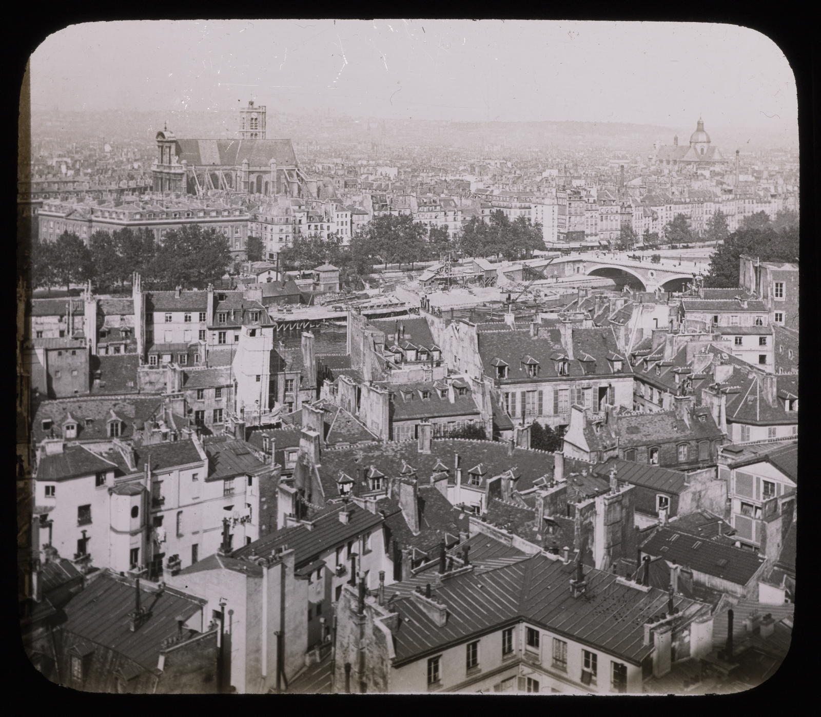 Desconegut, Paris- vue panoramique prise de Notre Dame, côté S. Gervais Mazo, E.