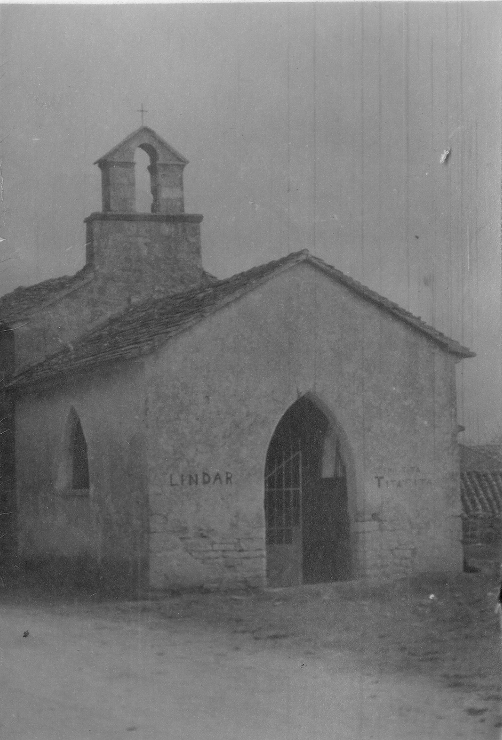 Branko Fučić, Lindar (Pazin), kapela sv. Katarine iz 15. stoljeća s kasnije nadograđenom lopicom
