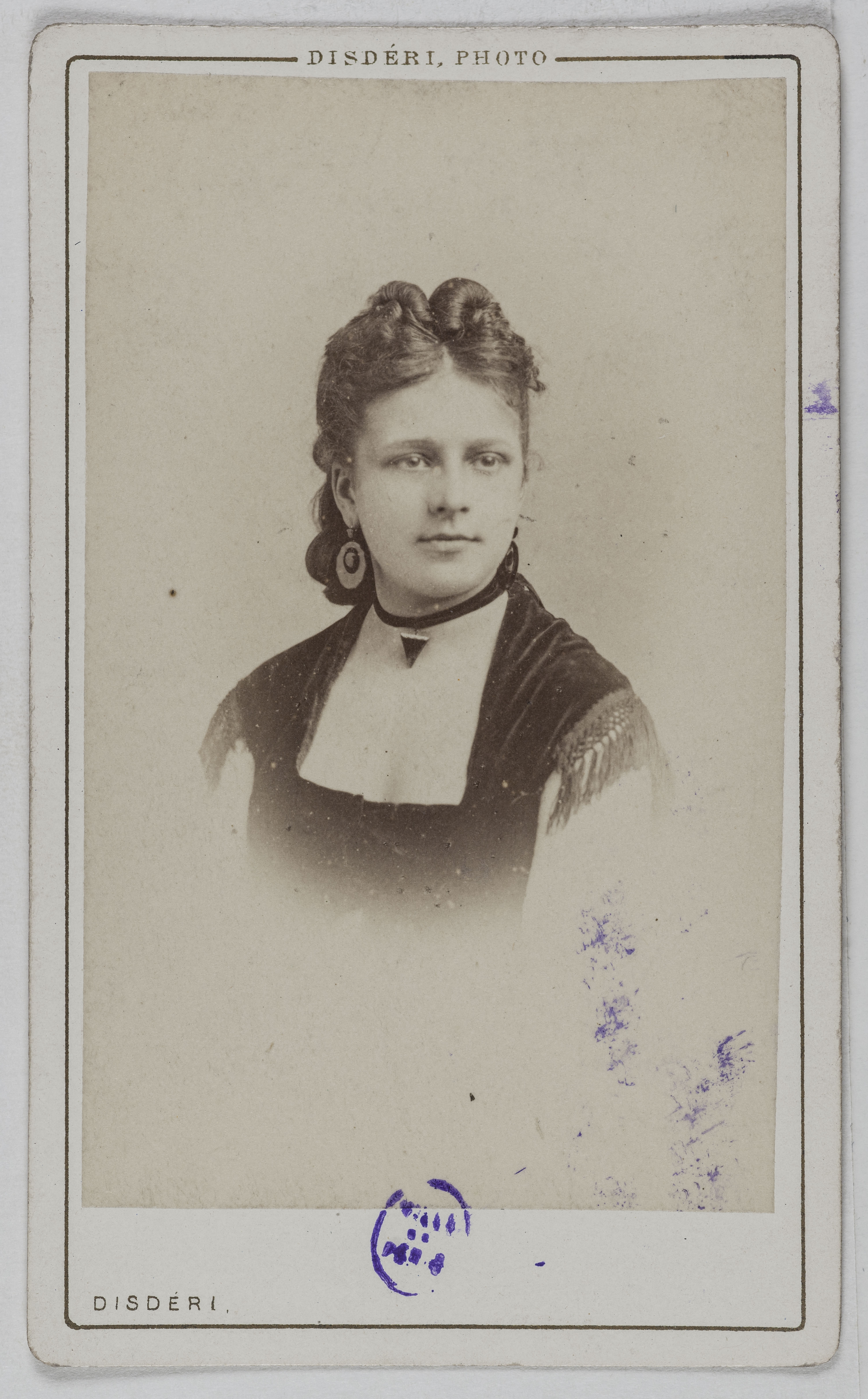 André-Adolphe-Eugène Disdéri, Portrait de Linnie Léa, (actrice)