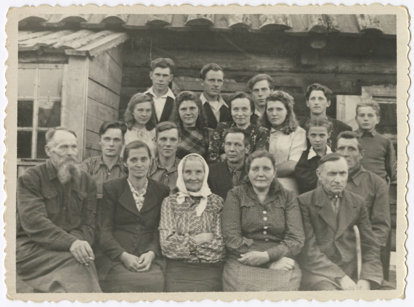 Nežinomas autorius, Grupė lietuvių tremtinių