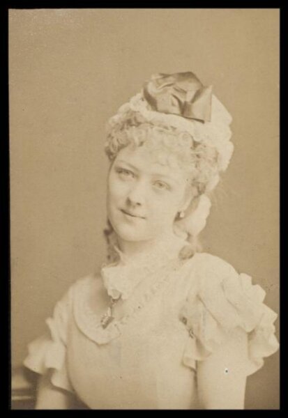 London Stereoscopic and Photographic Company, Guy Little Theatrical Photograph