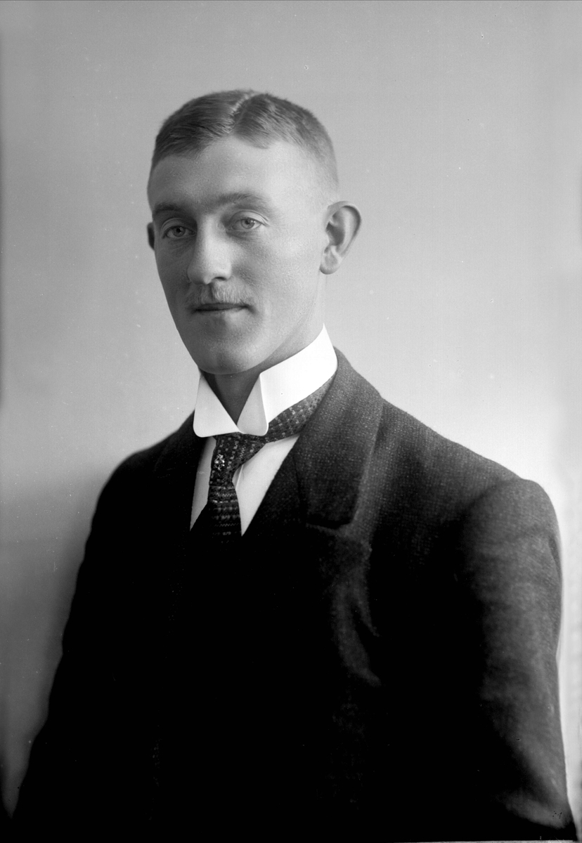Gustav Borgen, NFB.00828
