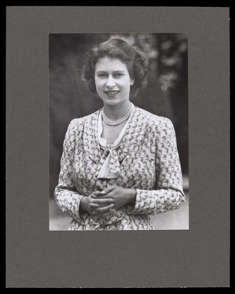 Unknown, Portrait of Queen Elizabeth II