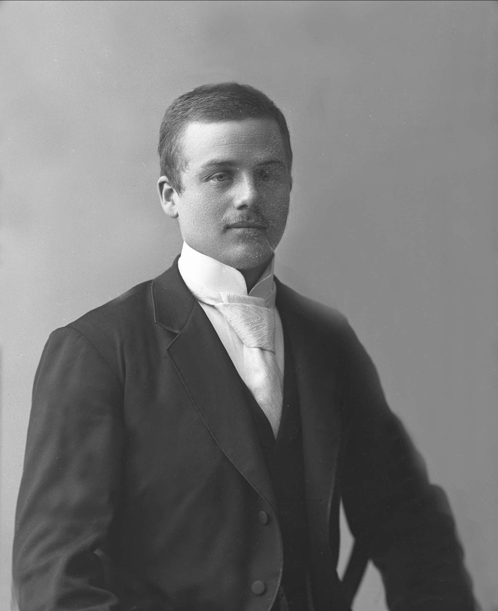 Gustav Borgen, NFB.38054