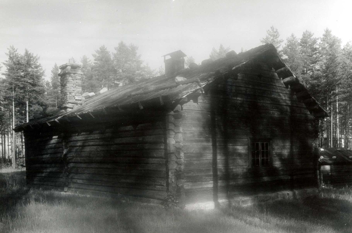 Gisle Midttun, Østerby, Austmarka, Kongsvinger, Hedmark. Røkestue. Nå Glomdalsmuseet, Finntorpet.