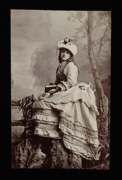 London Stereoscopic and Photographic Company, Guy Little Theatrical Photograph