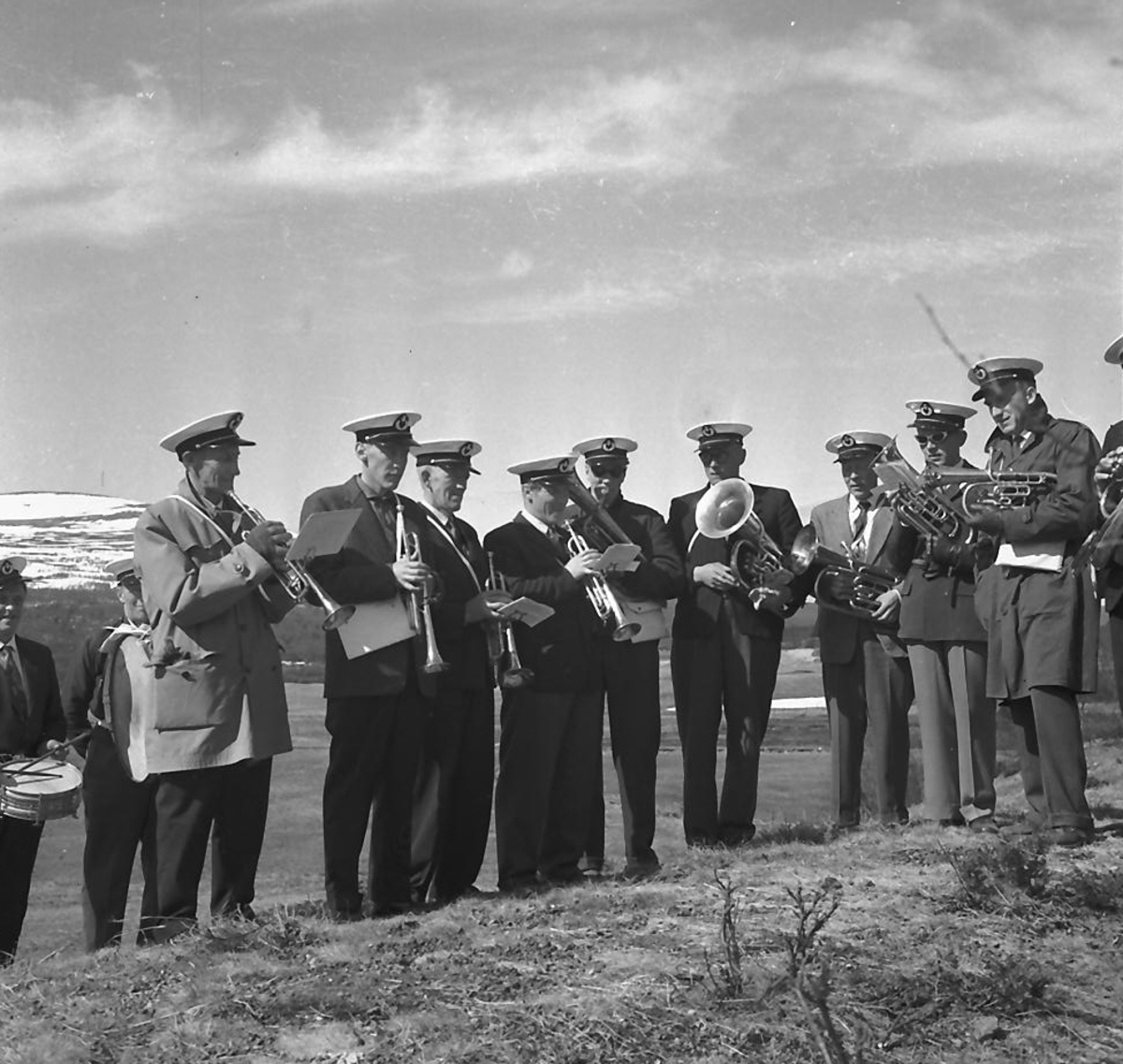 Per Magne Grue, 17. mai, Os el. Hodalen.