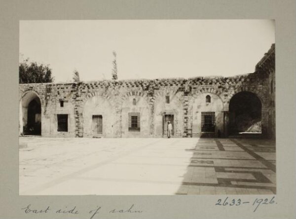 K.A.C. Creswell, The courtyard of the Great Mosque of Hama