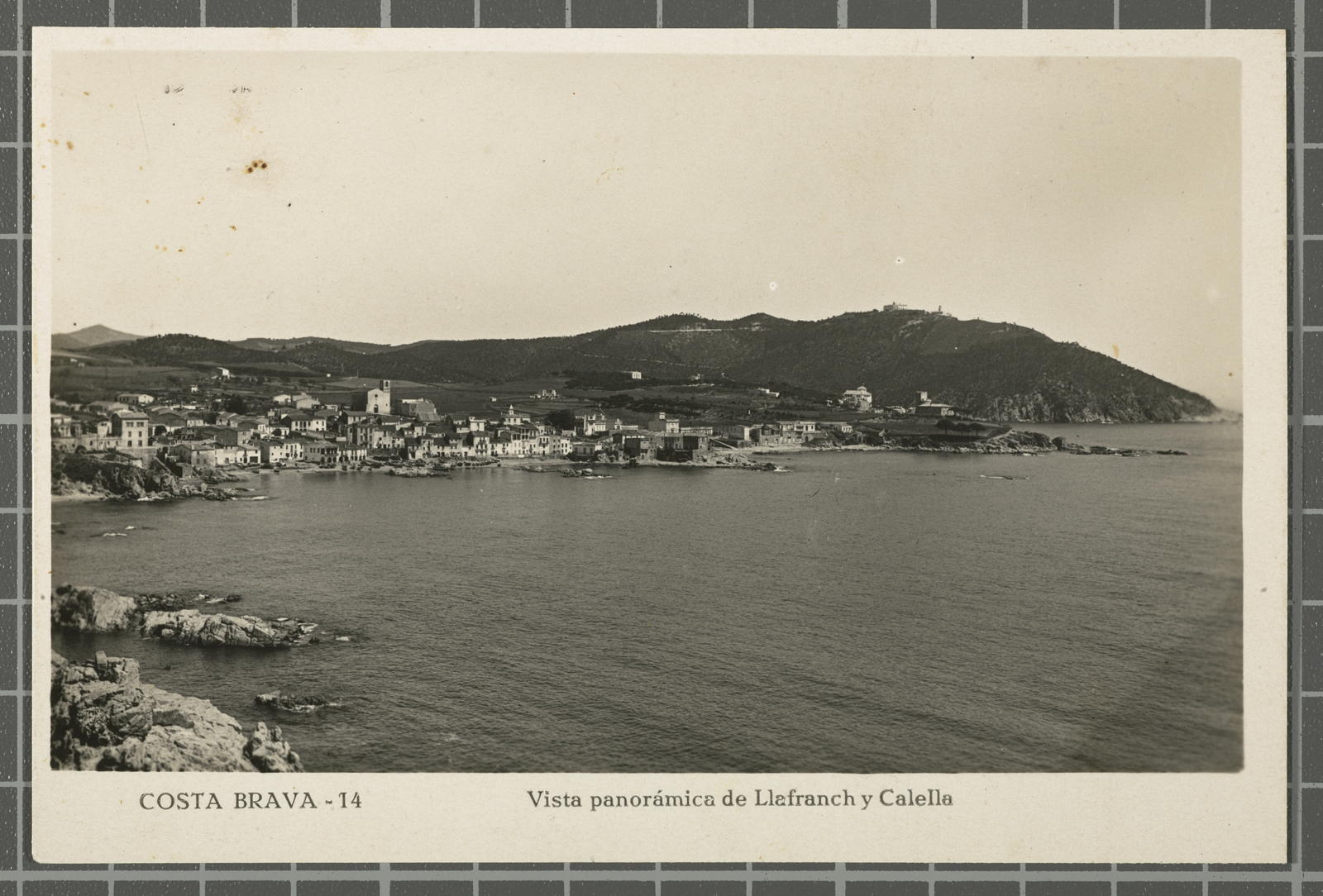 Desconegut, Costa Brava - 14 Vista panorámica de Llafranch y Calella