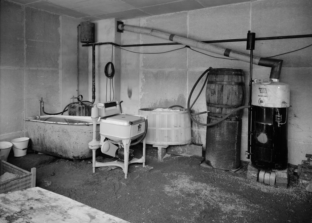 Paul Sandberg, Tvättstuga, sannolikt i Uppsala, juli 1938