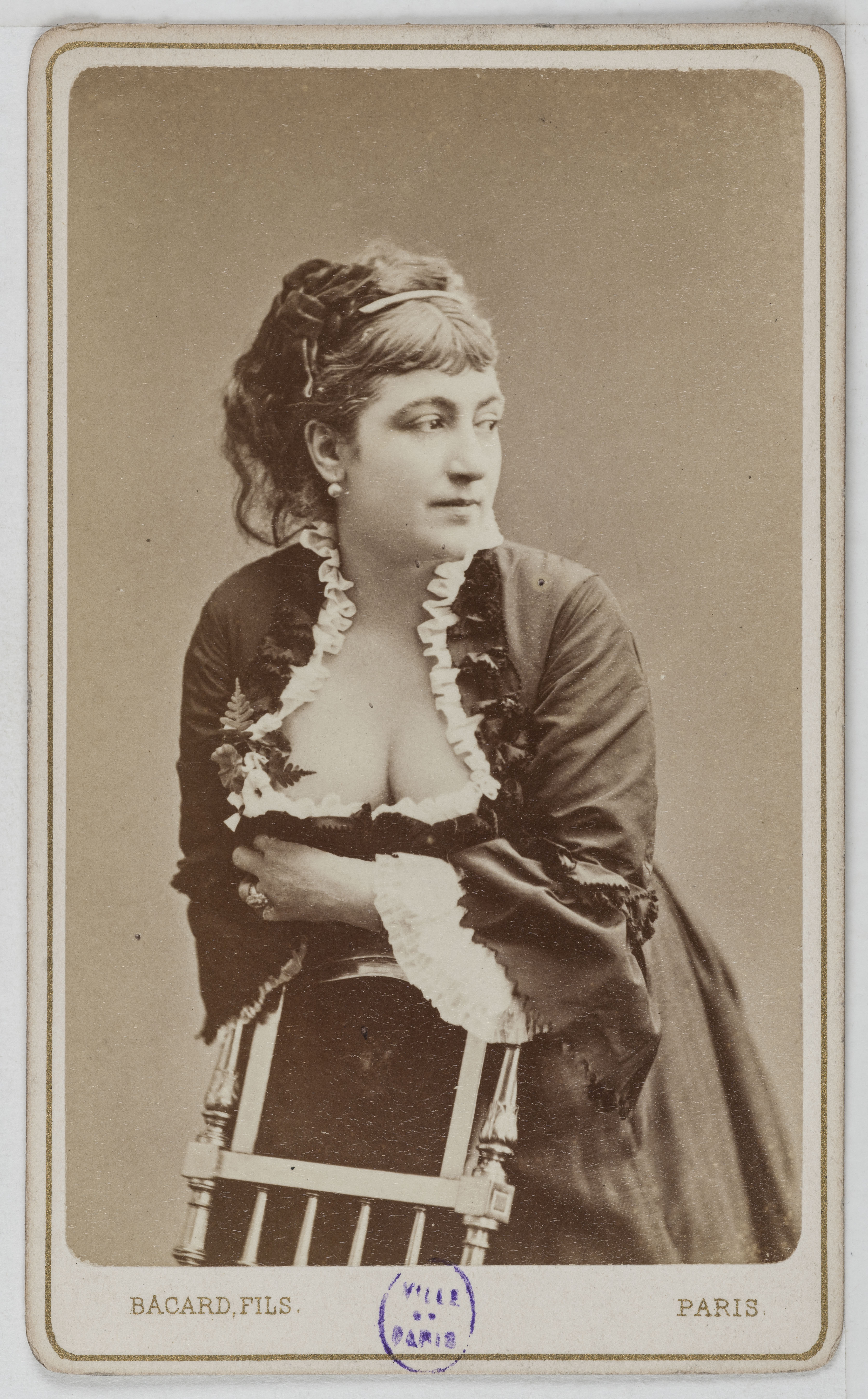 Bacard Fils, Portrait de Georgette Viguier, dite Georgette Olivier, actrice de théâtre entre 1857 et 1875.