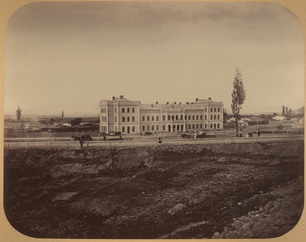 AdolfSchoonvonCorbitzthal, Lemberg-Czernowitzer Eisenbahn: Aufnahmsgebäude in Czernowitz. Stadtseite
