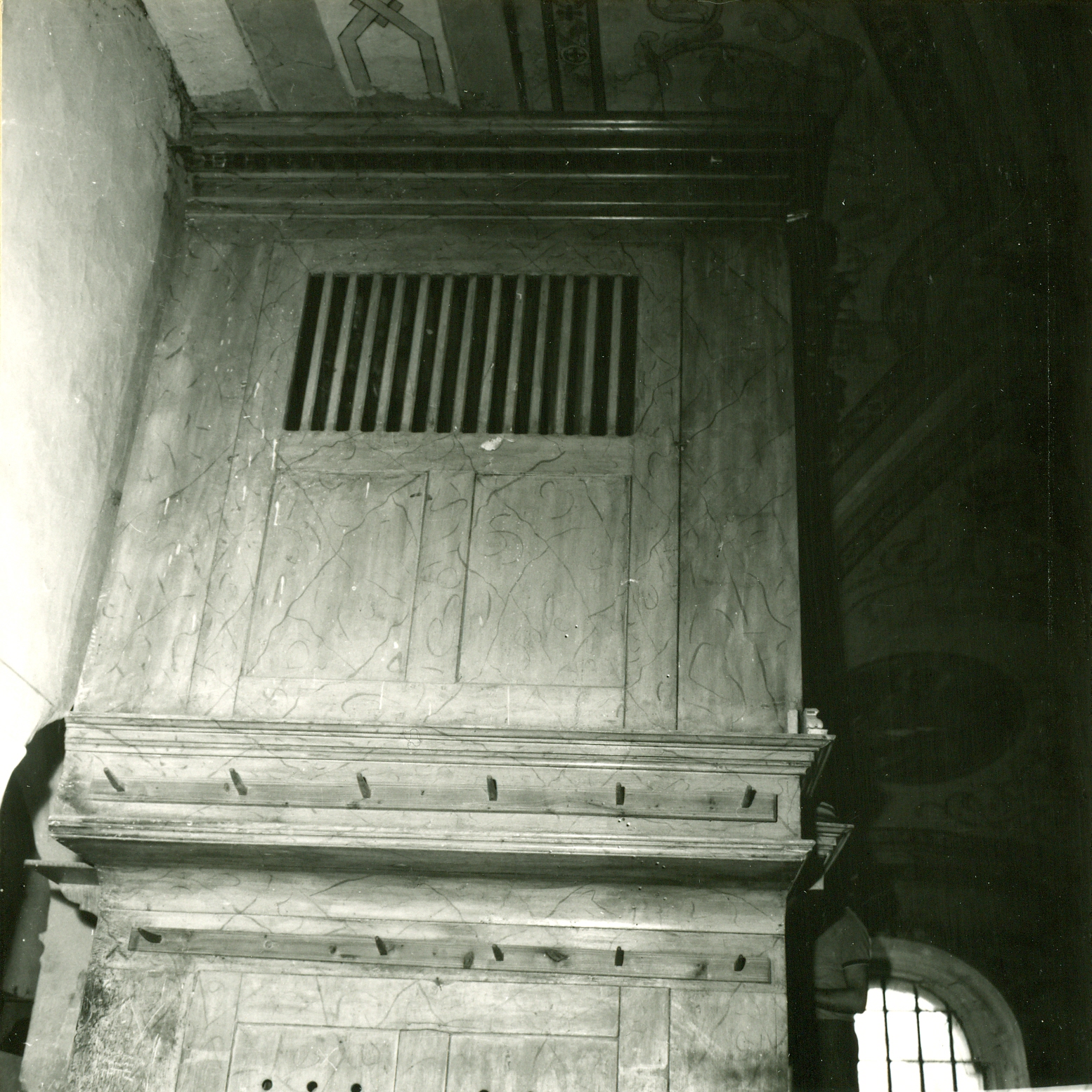 Nino Vranić, Popovac (Beli Manastir) - Župna crkva Sv. Josipa - Detalj kućišta