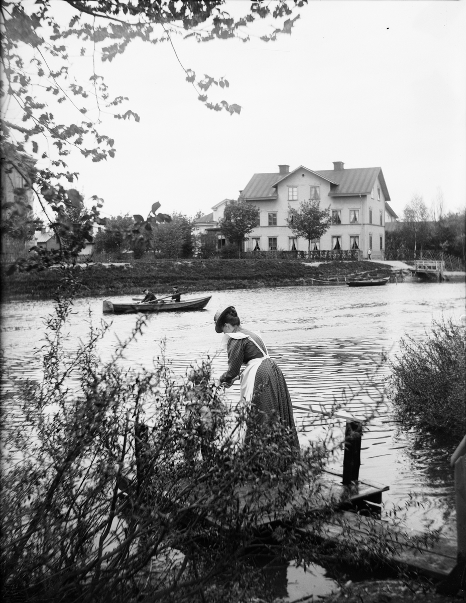 Carl Liljefors, Elin och Ivar Liljefors vid Fyrisån, Svartbäcken, Uppsala 1900 - 1901