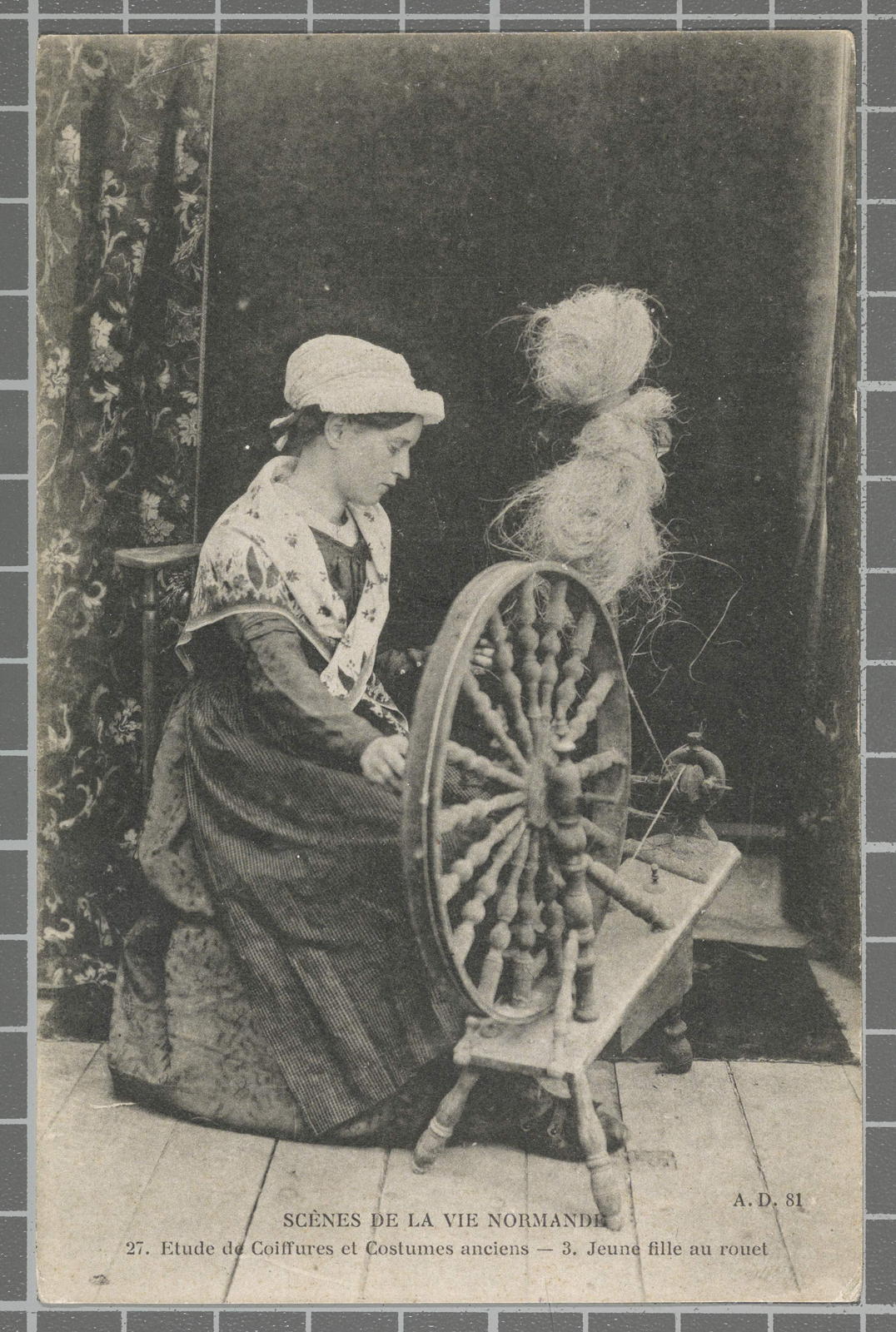 Desconegut, Scènes de la vie normande. 27. Etude de Coiffures et Costumes anciens - 3. Jeune fille au rouet