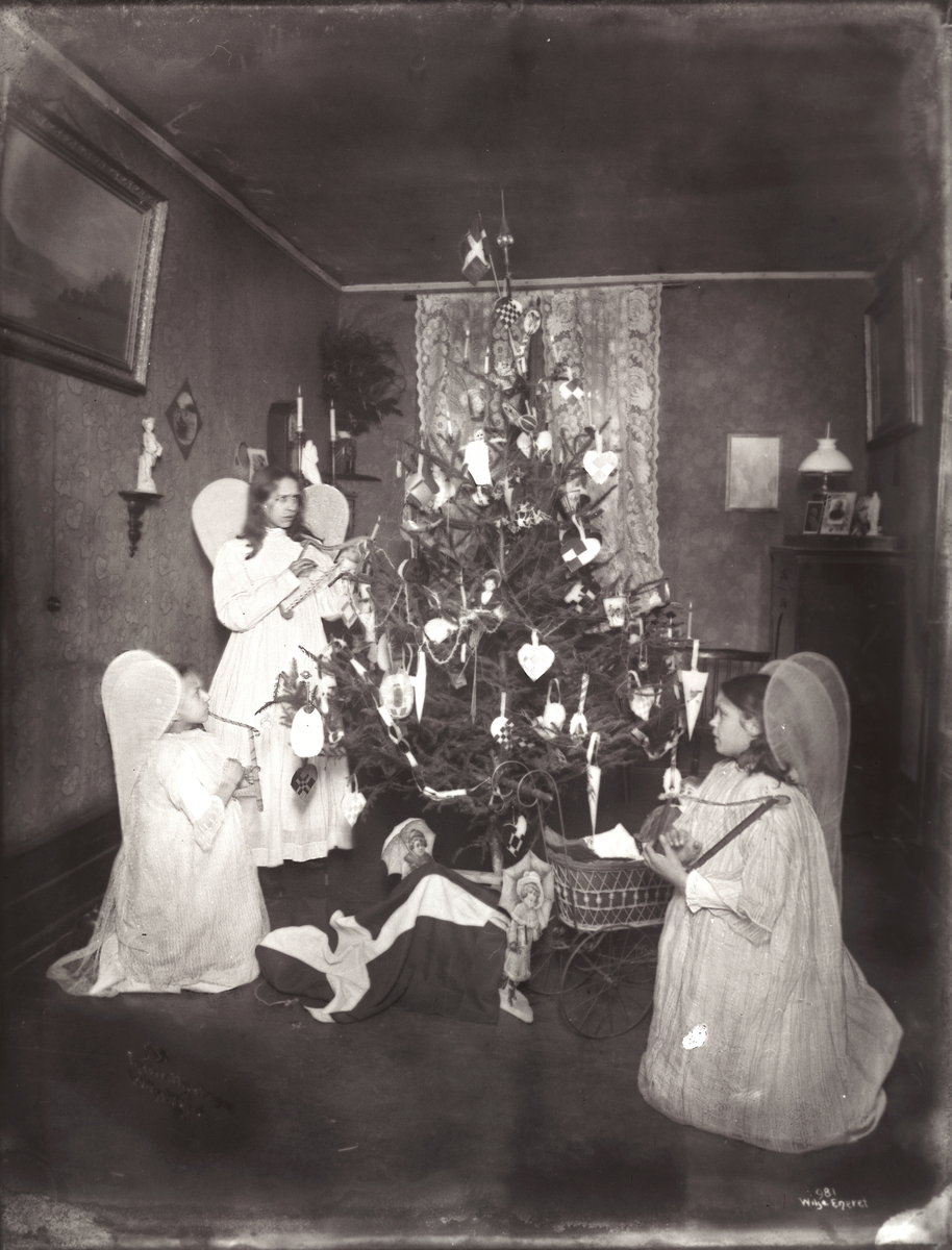 Anders Beer Wilse, Prot: Rundt Juletreet Engle Fru Schønberg Jan.1903