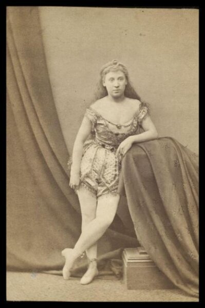 London Stereoscopic and Photographic Company, Guy Little Theatrical Photograph
