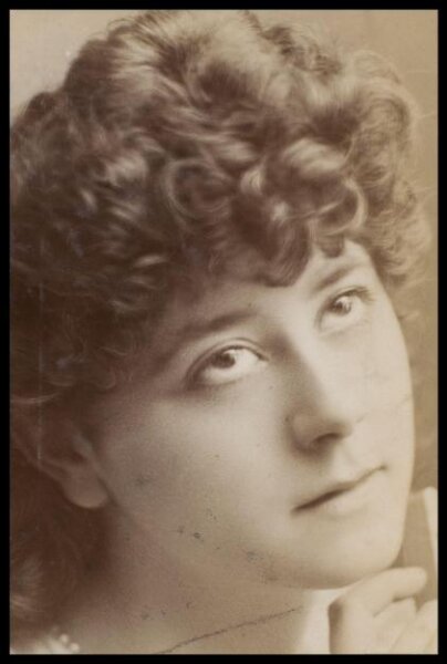 London Stereoscopic and Photographic Company, Guy Little Theatrical Photograph