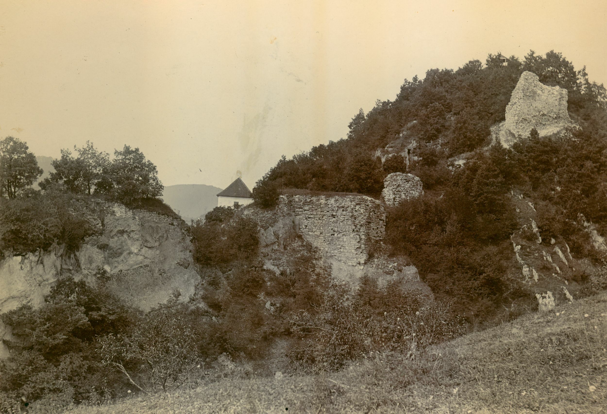 Josip Brunšmid, Krapina - grad srednjovjekovni, dio zidina