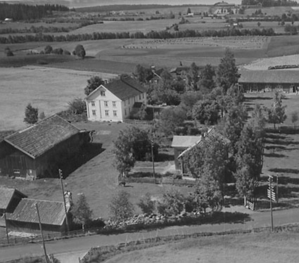 Widerøes Flyveselskap A/S, NØKLEBY GÅRD, FLYFOTO