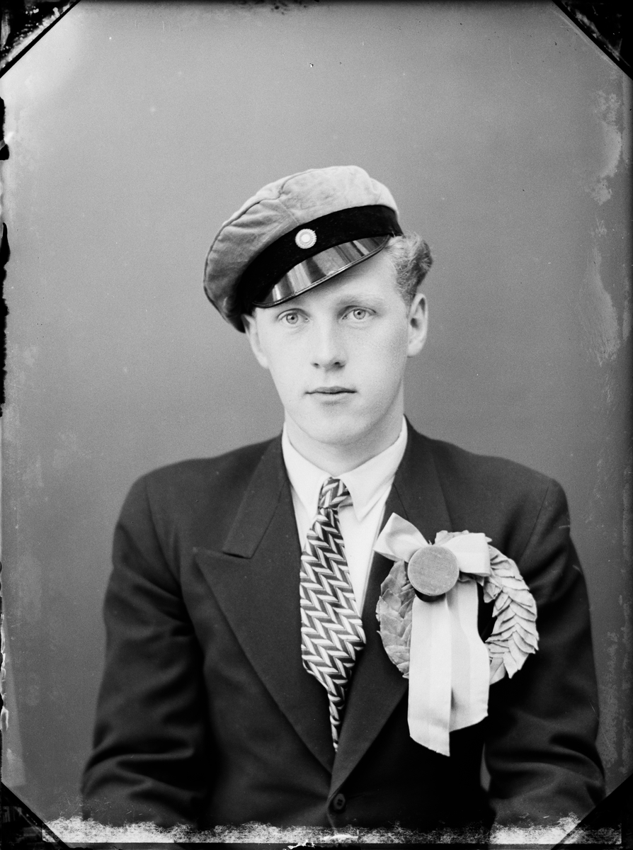 Skötsner-Edhlund, Ateljéporträtt - Rune Tillman från Gimo, Skäfthammar socken, Uppland