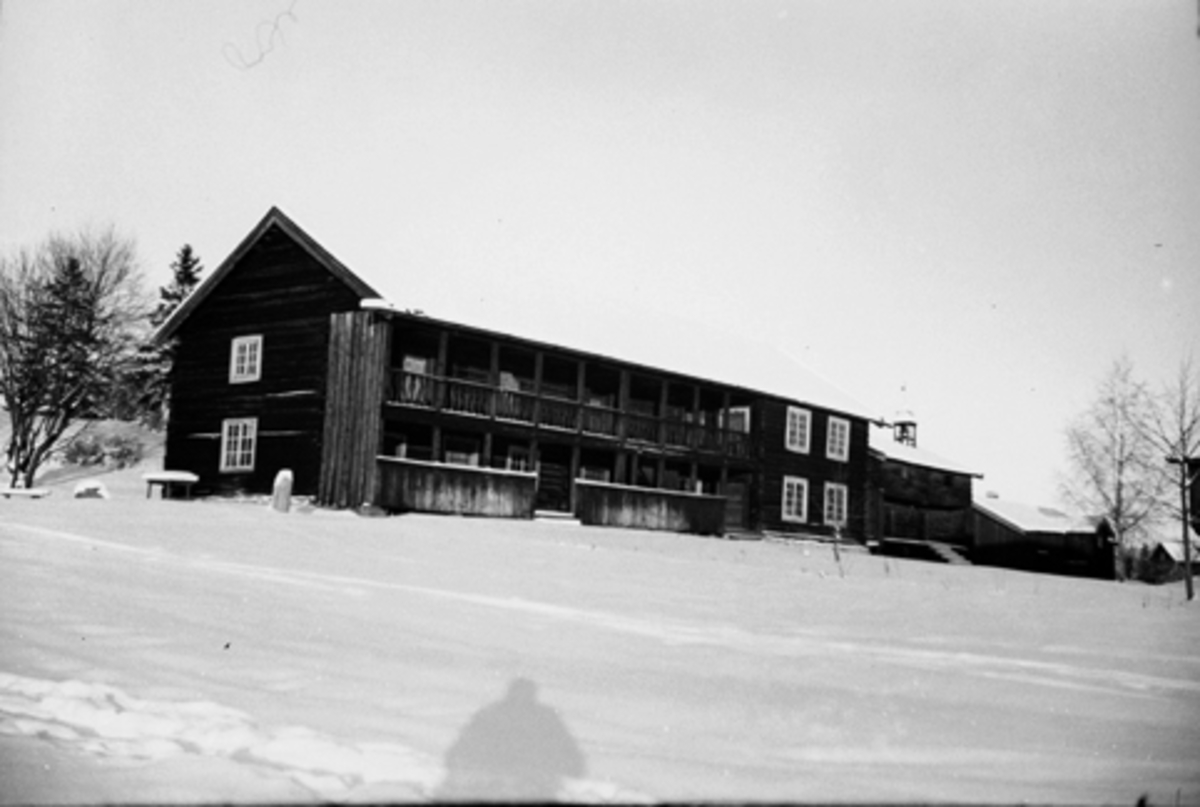 Toralv Bleken-Nilssen, HUBREDBYGNINGEN, EKSTR. , VINTERTIDL. 794, HDH. 15