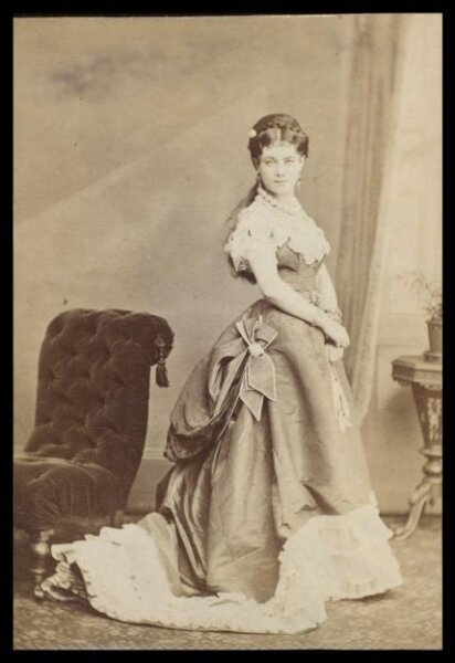 London Stereoscopic and Photographic Company, Guy Little Theatrical Photograph