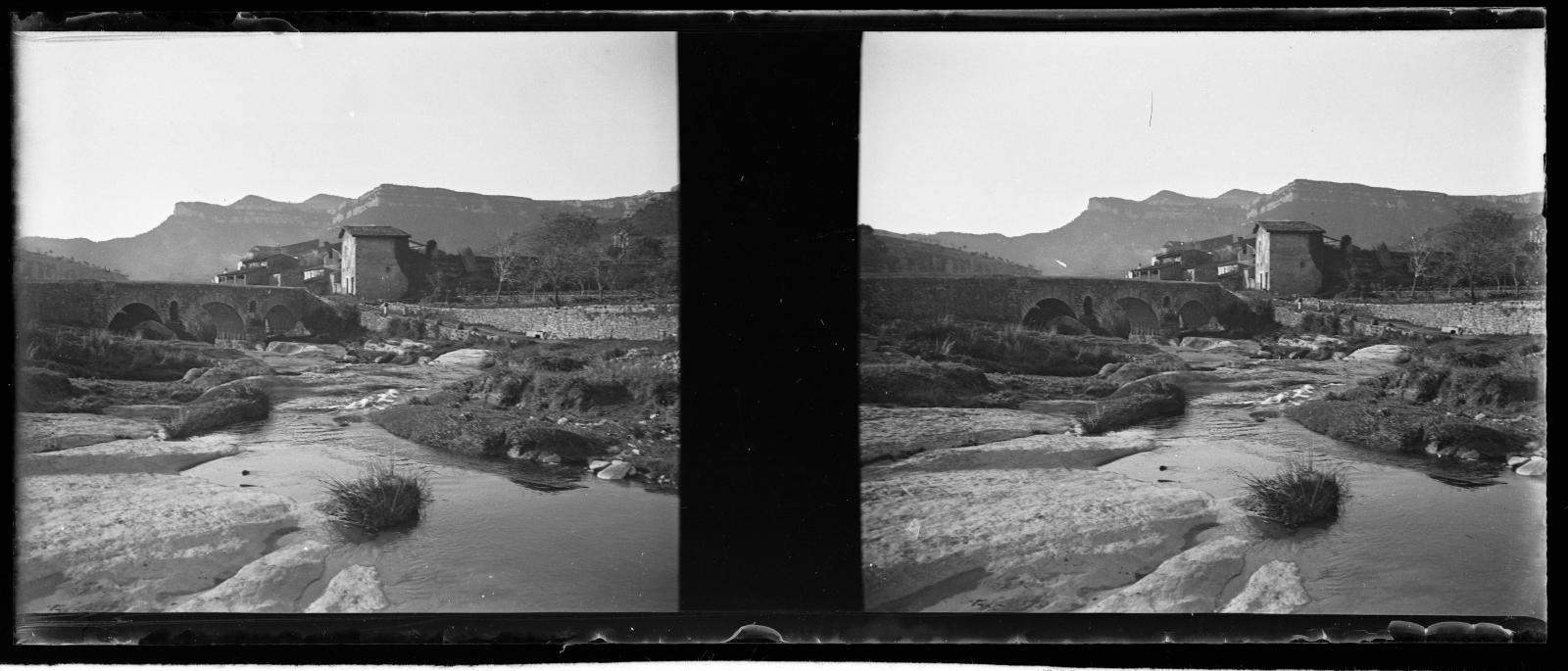 Desconegut, [Bee Bridge to St. Martin’s Centelles]