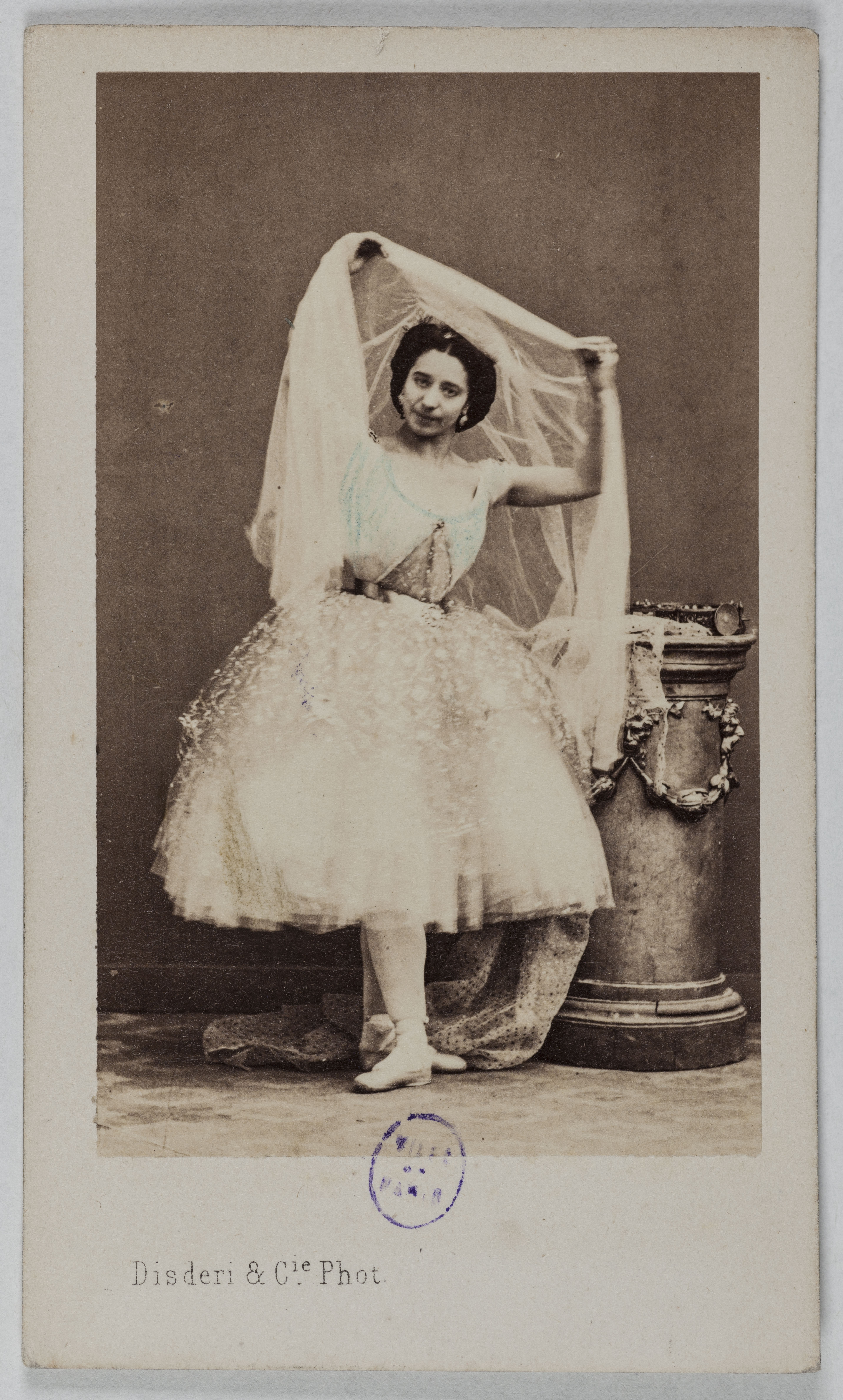 Disderi & Cie, Portrait de Amalia Ferraris (1828-1904), (danseuse)