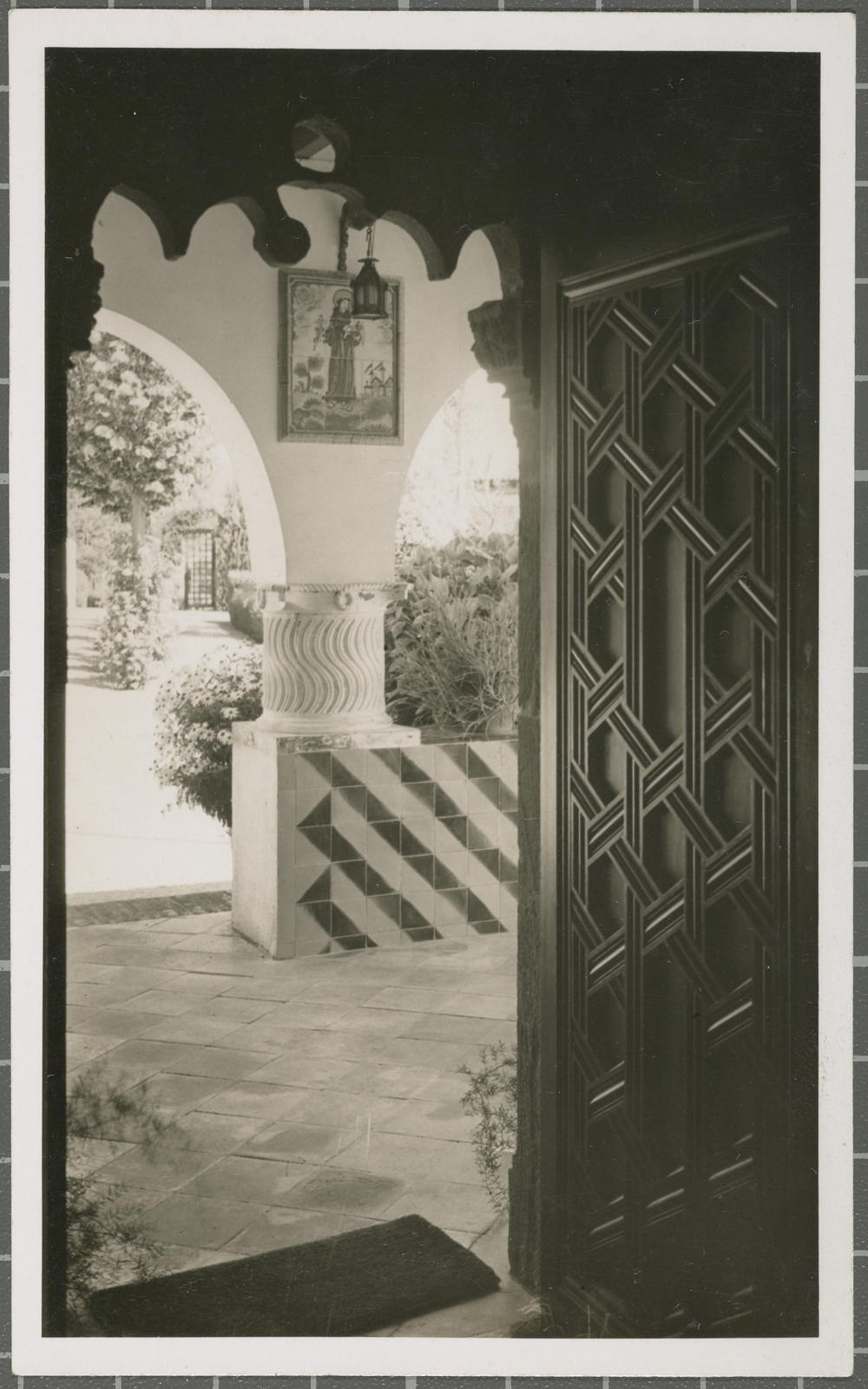 Desconegut, [Hostal La Gaviota. She Garbed]