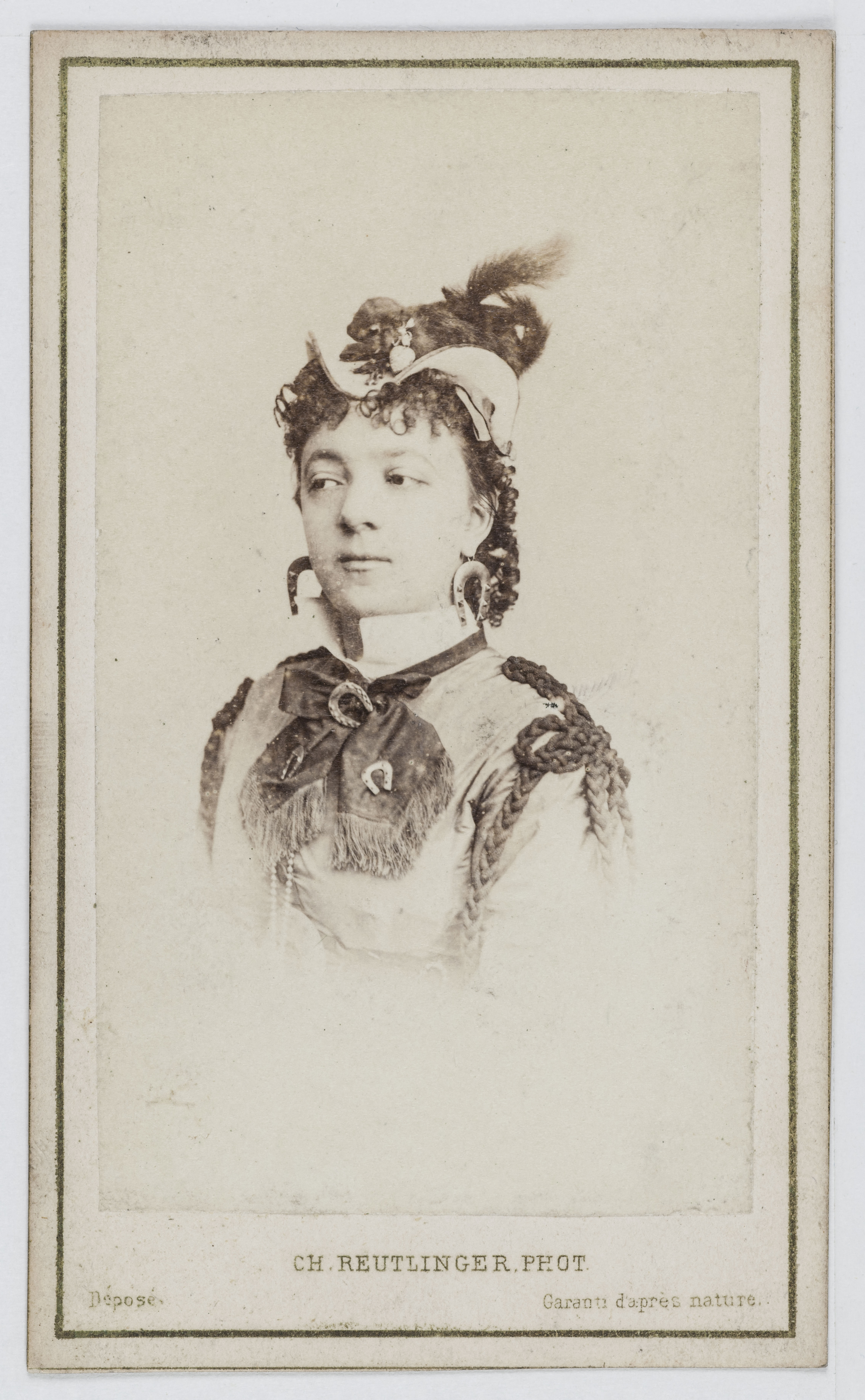 Charles Reutlinger, Portrait de Mademoiselle Goret, dite Mademoiselle Silly, sœur de Delval et actrice au Théâtre des Variétés en 1869 et au Théâtre de la Porte Saint Martin.