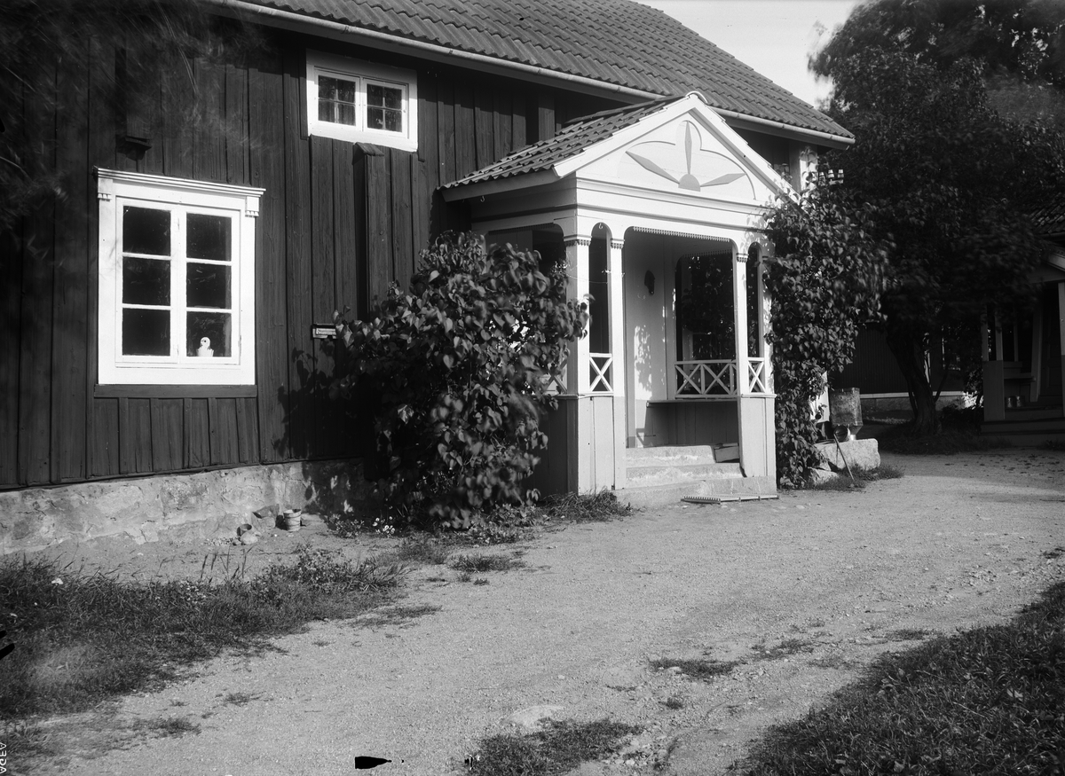 Paul Sandberg, Mangårdsbygning with a Beautiful Past in Sävasta, Altuna parish, Uppland