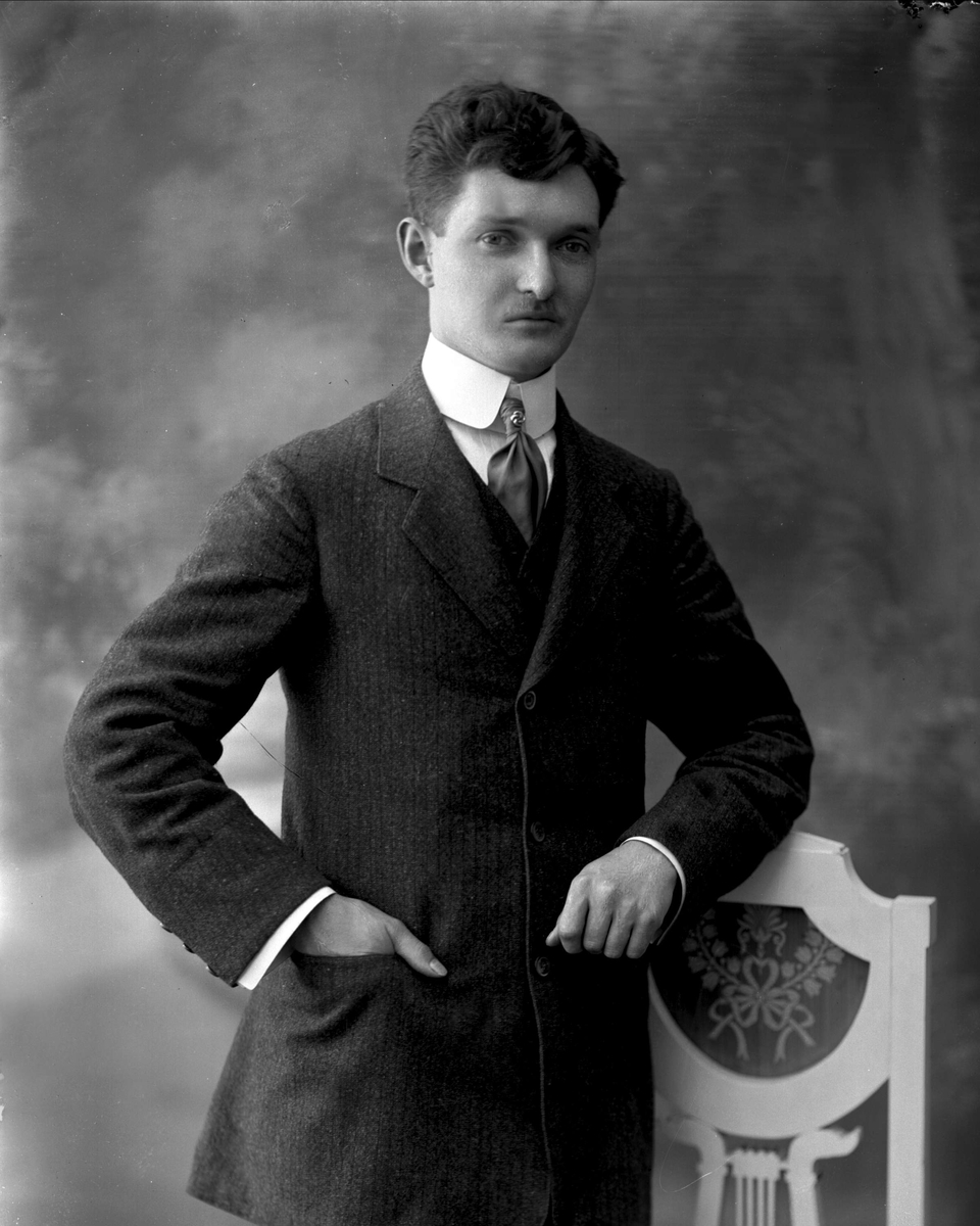 Gustav Borgen, NFB.01161