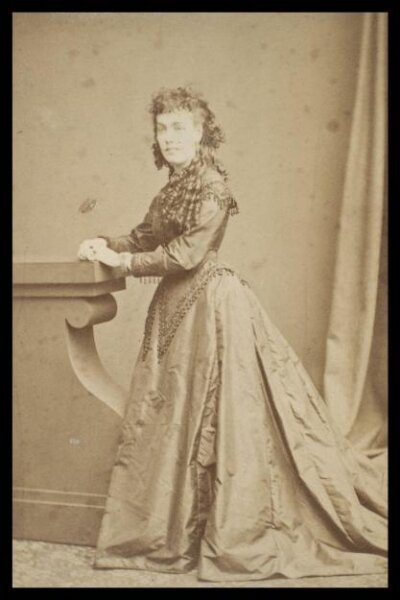 London Stereoscopic and Photographic Company, Guy Little Theatrical Photograph