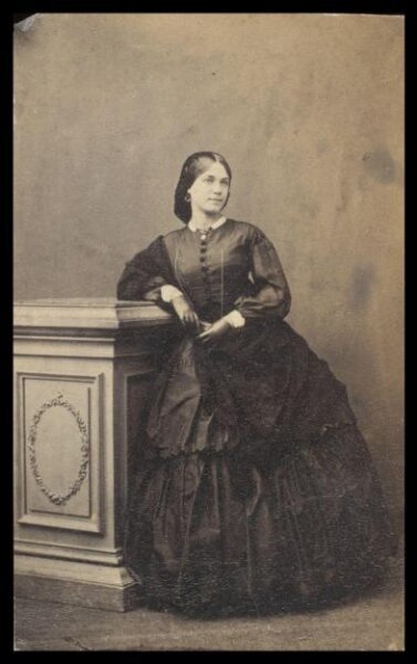 London Stereoscopic and Photographic Company, Guy Little Theatrical Photograph