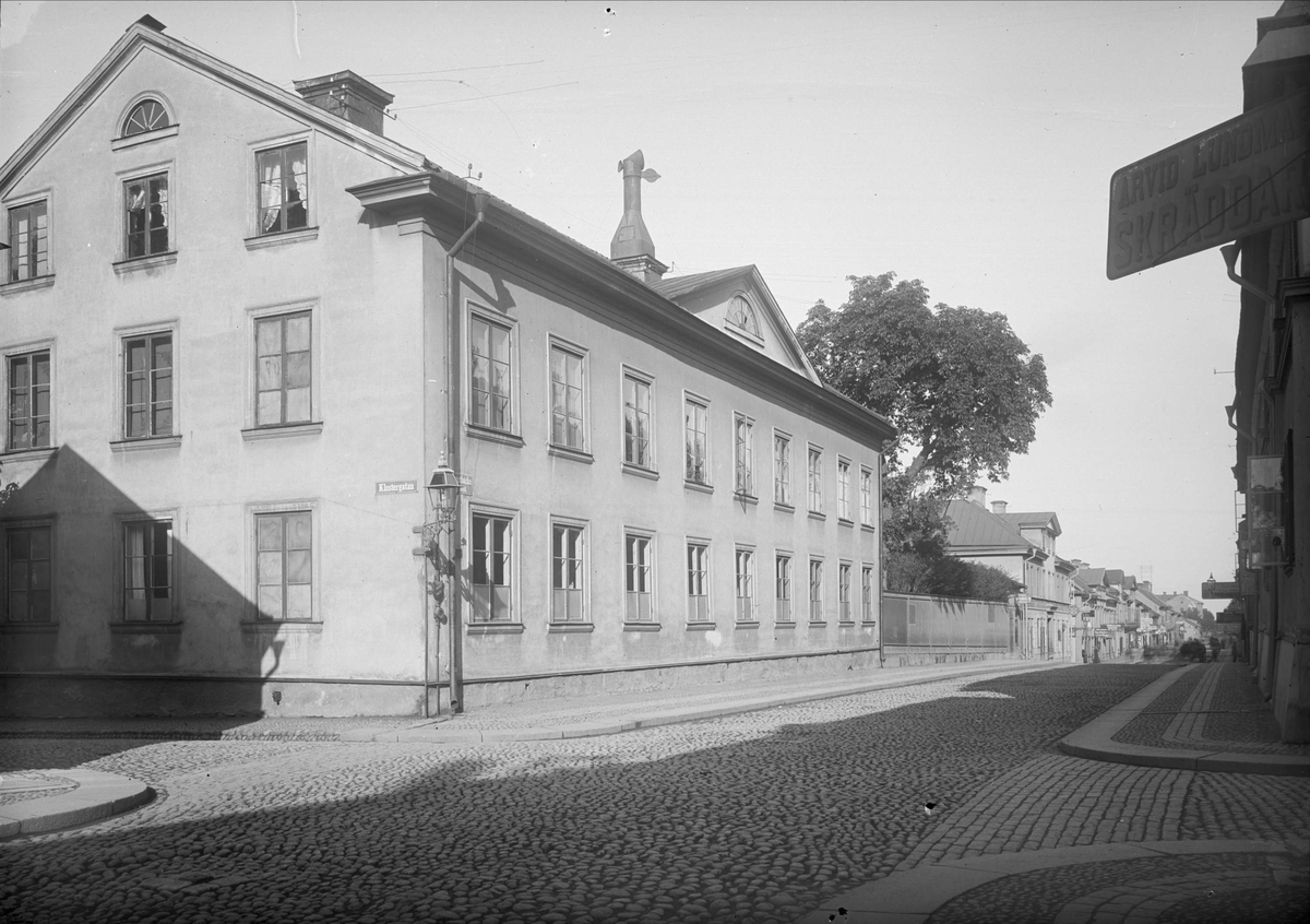 Alfred Dahlgren, Lindska skolan i gatukorsningen Svartbäcksgatan - Klostergatan, Dragarbrunn, Uppsala 1901 - 1902