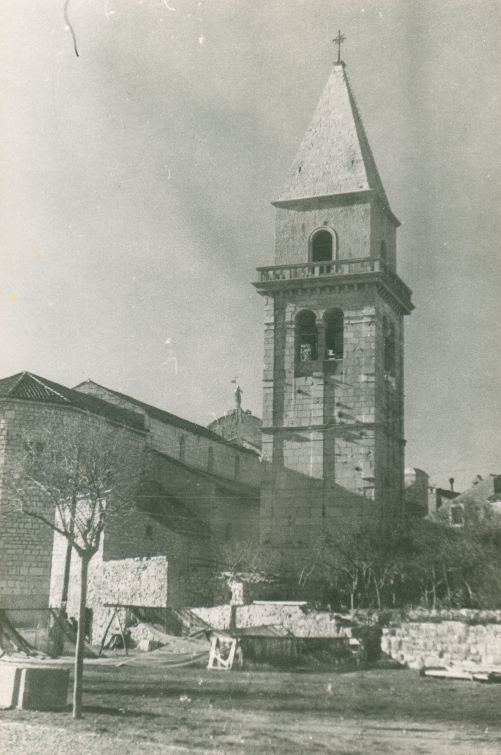 Branko Fučić, Osor (Mali Lošinj), Crkva sv. Gaudencija, zvonik