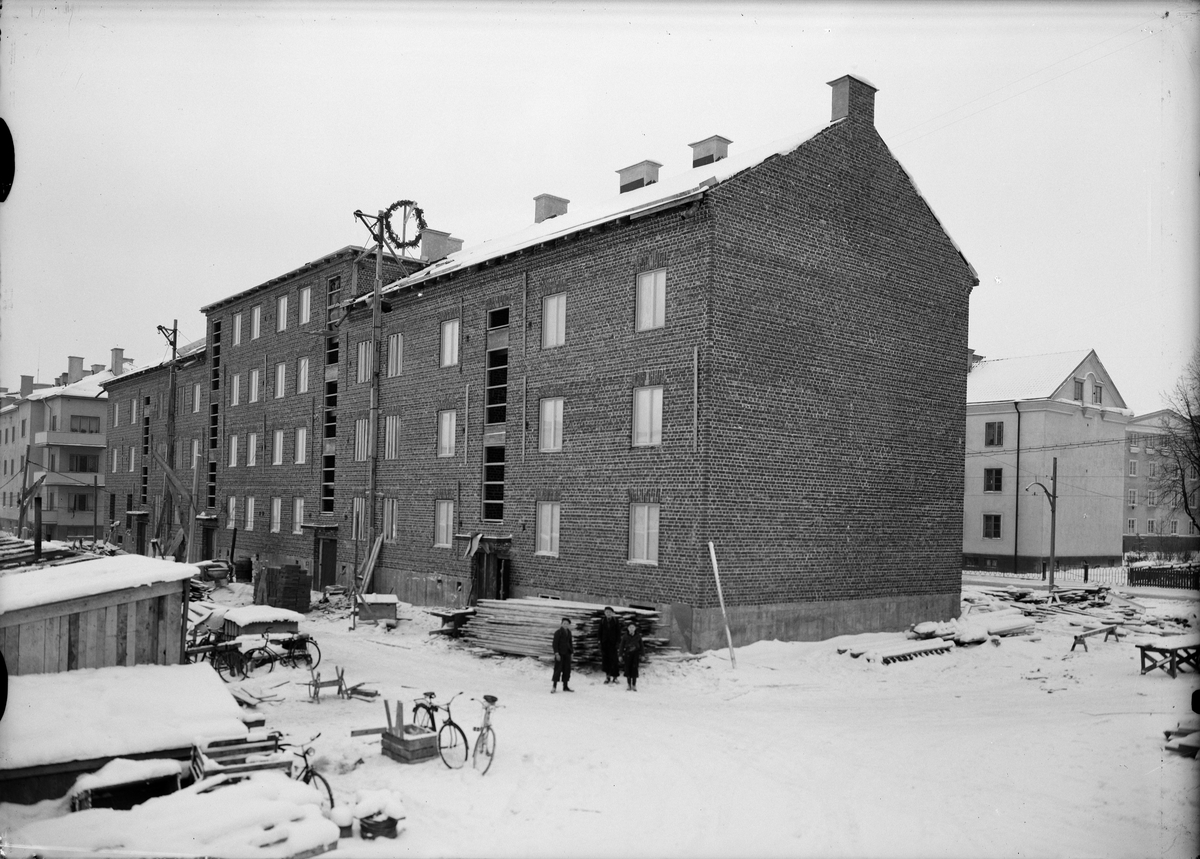 Paul Sandberg, Flerbostadshus under uppbyggnad, Uppsala 1937