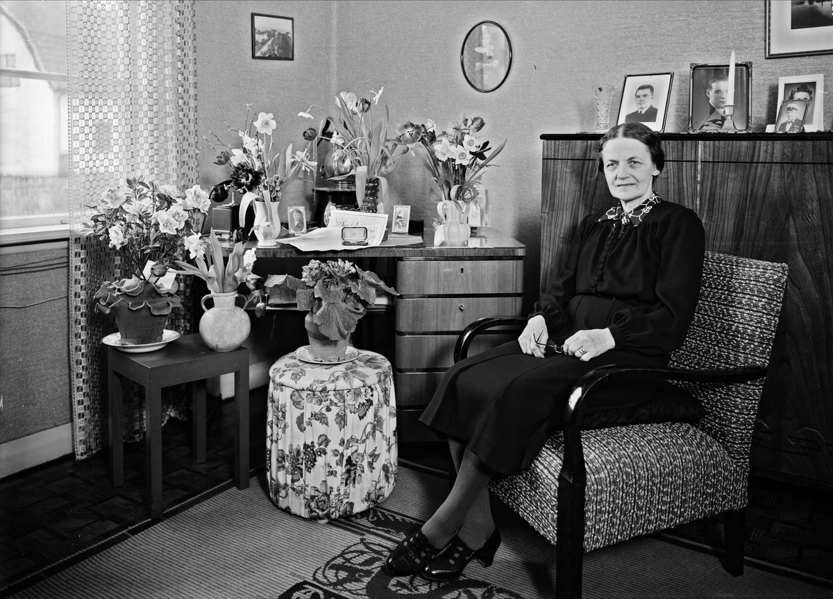 Paul Sandberg, Birthday Portrait - Woman, Uppsala 1943